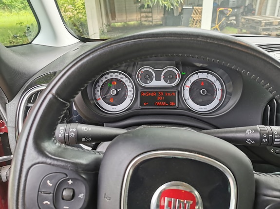 Fiat 500L 3 of 4