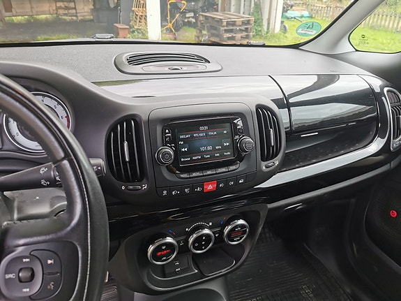Fiat 500L 4 of 4