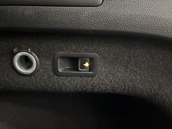 Volkswagen Passat Alltrack 9 of 22