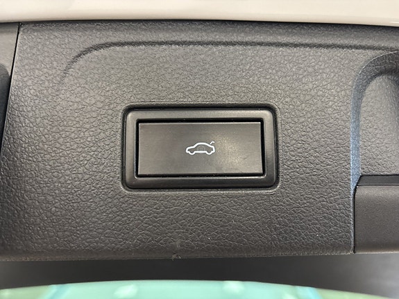 Volkswagen Passat Alltrack 10 of 22