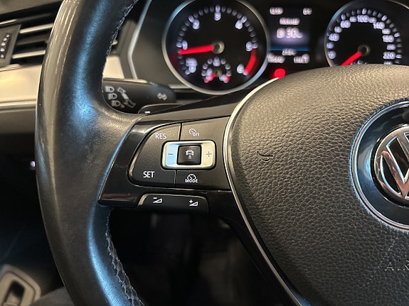 Volkswagen Passat Alltrack 15 of 22
