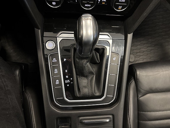 Volkswagen Passat Alltrack 19 of 22