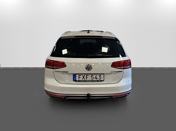 Volkswagen Passat Alltrack 5 of 22