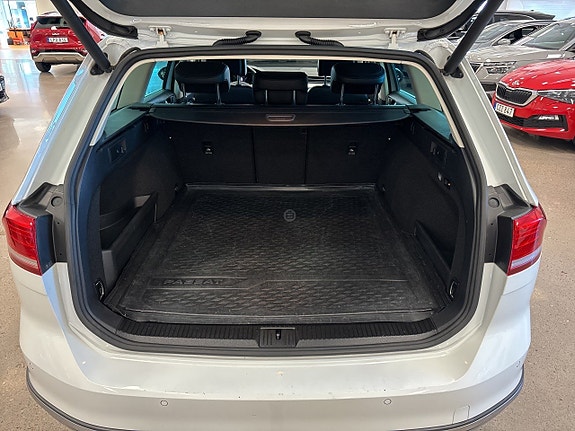 Volkswagen Passat Alltrack 7 of 22
