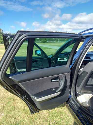 BMW 325i 16 of 21