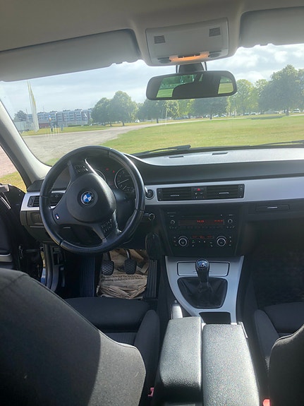 BMW 325i 7 of 21
