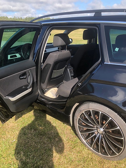 BMW 325i 3 of 21