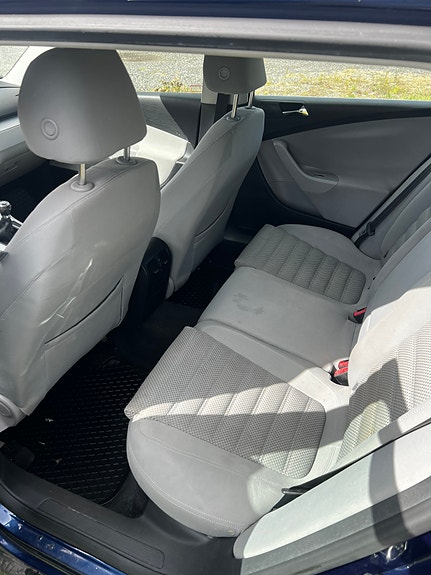 Volkswagen Passat 5 of 10