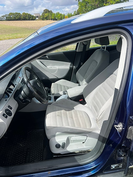 Volkswagen Passat 4 of 10