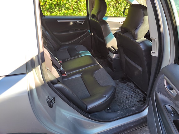 Volvo XC70 3 of 4