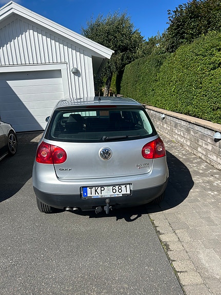 Volkswagen Golf V 2 of 3