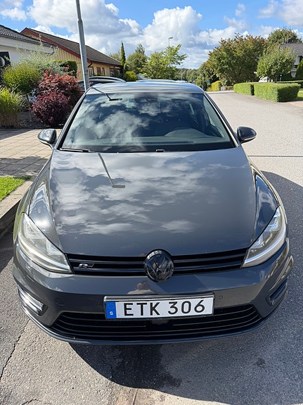 Volkswagen Golf VII 3 of 12