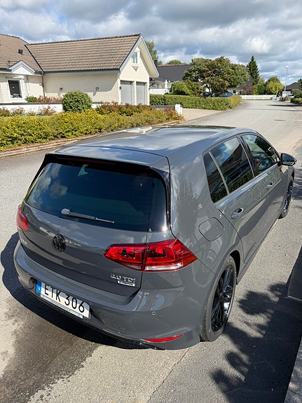 Volkswagen Golf VII 6 of 12