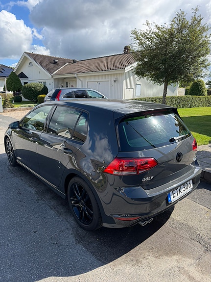 Volkswagen Golf VII 4 of 12