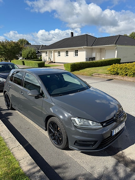 Volkswagen Golf VII 7 of 12