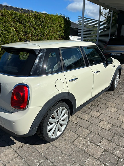 MINI One 3 of 9
