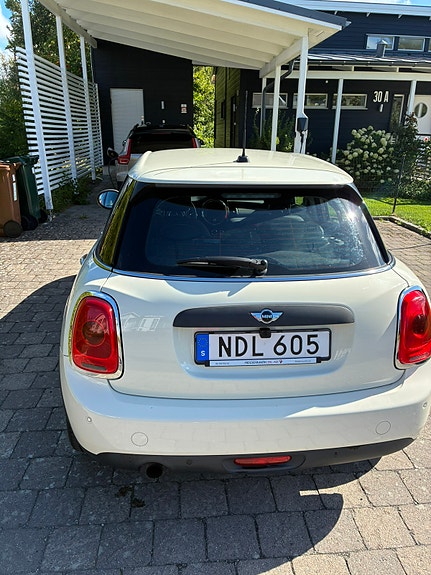 MINI One 2 of 9