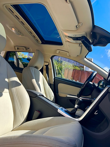 Volvo V60 8 of 13