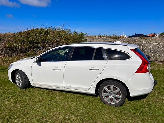 Volvo V60 4 of 13