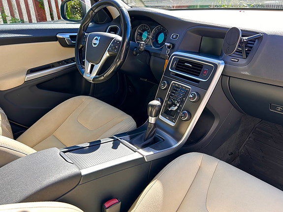 Volvo V60 10 of 13