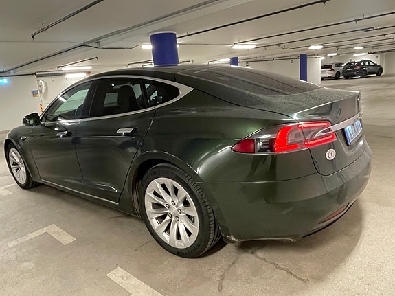Tesla Model S 3 of 5