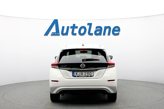 Nissan Leaf 8 of 28