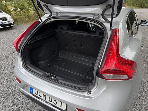 Volvo V40 19 of 21