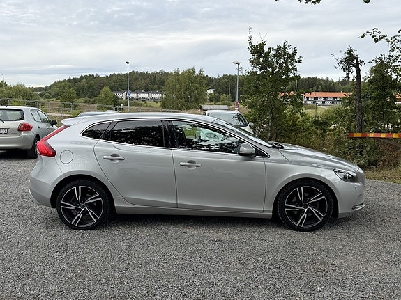 Volvo V40 7 of 21