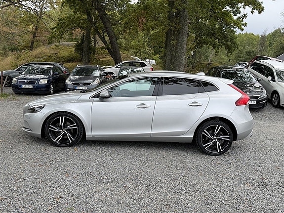 Volvo V40 8 of 21