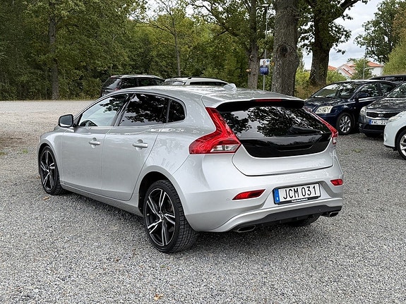 Volvo V40 4 of 21