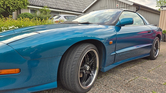 Pontiac Firebird 4 of 24