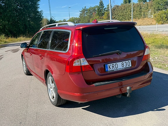 Volvo V70 3 of 19