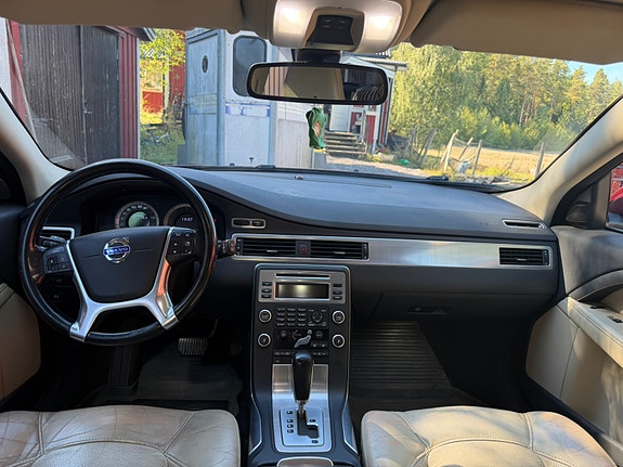 Volvo V70 10 of 19
