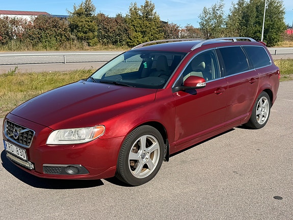Volvo V70 2 of 19
