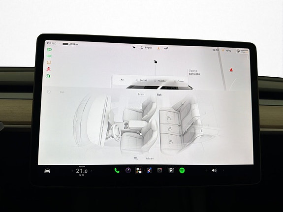 Tesla Model Y 24 of 30