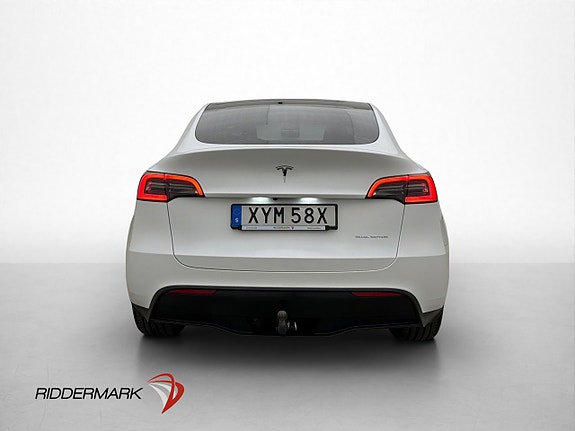 Tesla Model Y 8 of 30