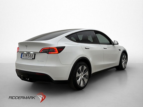 Tesla Model Y 9 of 30