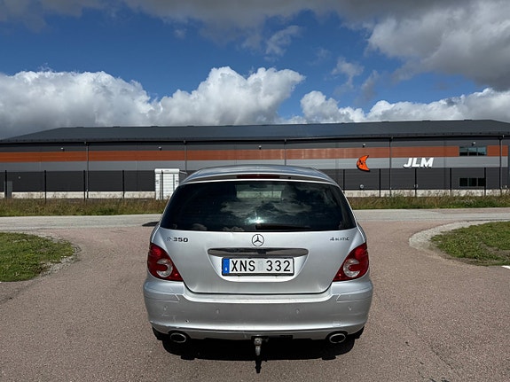 Mercedes-Benz R350 2 of 8