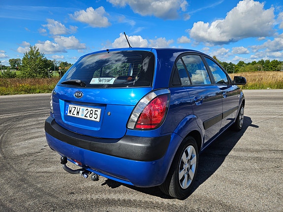 Kia Rio 3 of 8