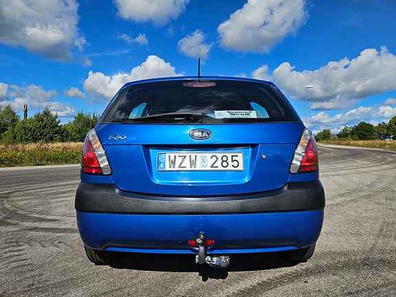 Kia Rio 5 of 8