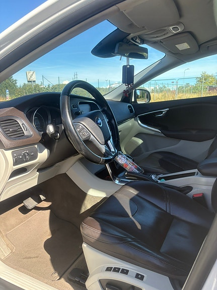 Volvo V40 6 of 6