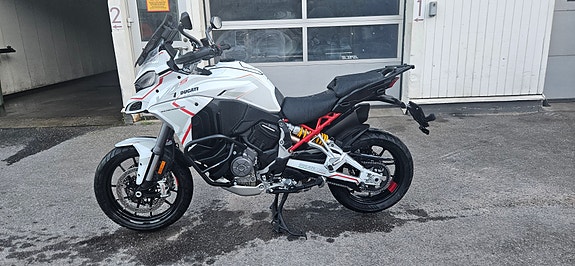 Ducati Multistrada V4 S 3 of 8