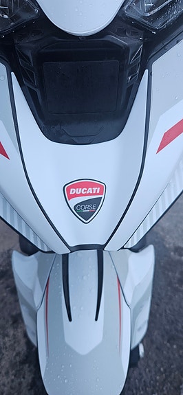 Ducati Multistrada V4 S 6 of 8