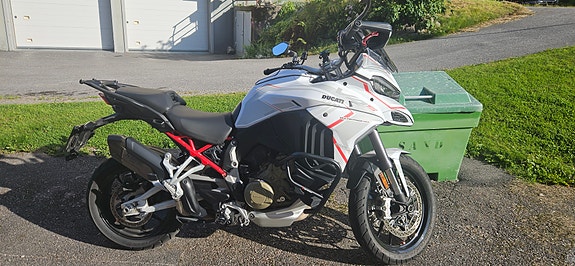 Ducati Multistrada V4 S 7 of 8
