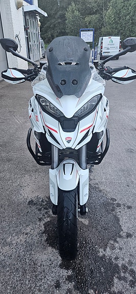 Ducati Multistrada V4 S 8 of 8