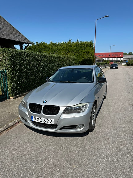 BMW 320d 3 of 8