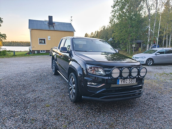 Volkswagen Amarok 2 of 4