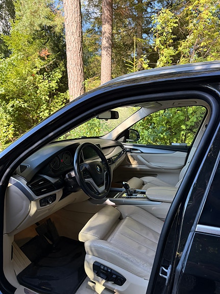 BMW X5 2 of 6