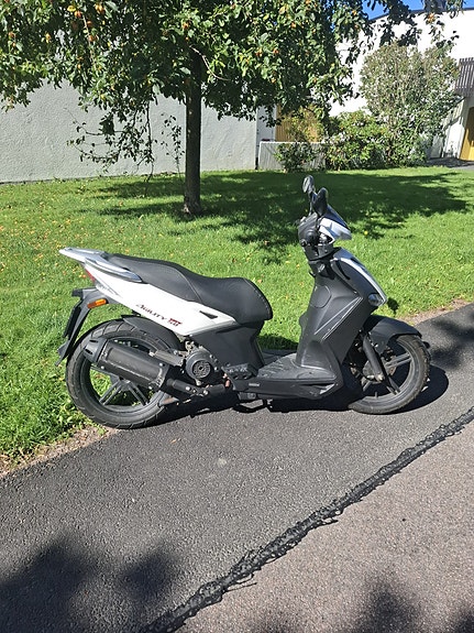 Kymco Agility City 50 2 of 6