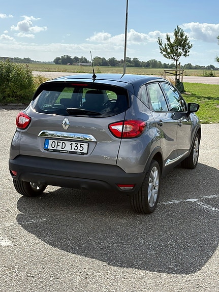 Renault Captur 3 of 4